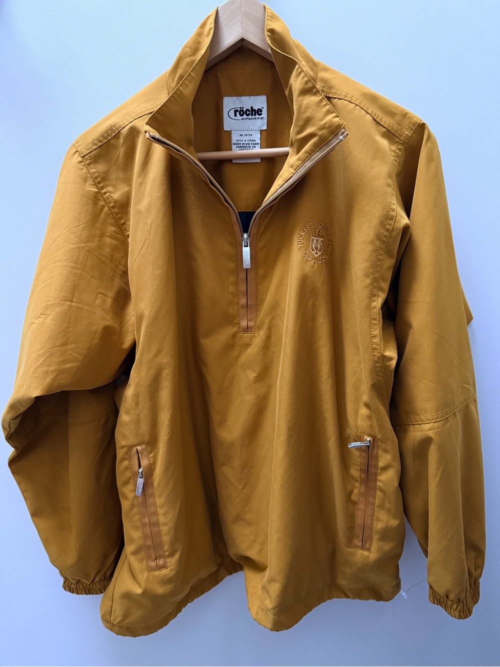 Röche Sports Wind Breaker - Small - EUC